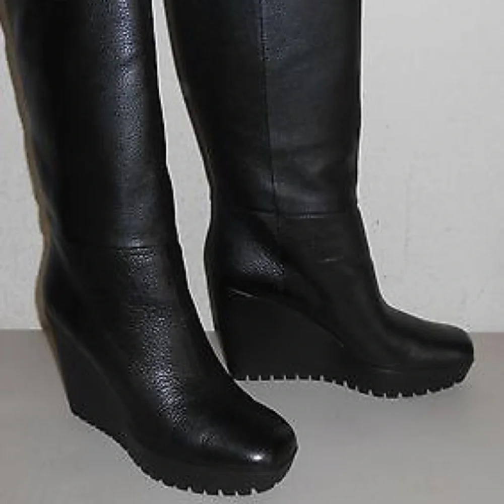 Gucci Black leather wedge boots EUC - Picture 2 of 4